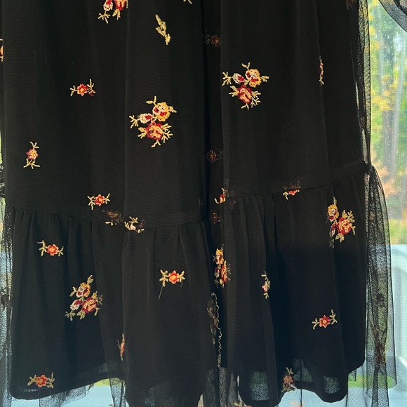 Zara size 7 black mesh dress with roses. Super cute perfect for holidays. - Picture 10 of 11